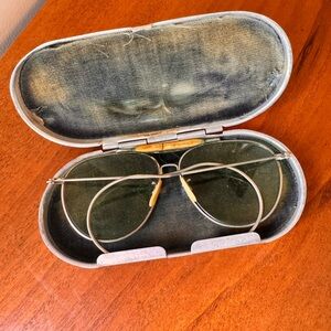 1940’s BAUSCH & LOMB WIRE AVIATOR VINTAGE COLLECTIBLE SUNGLASSES.